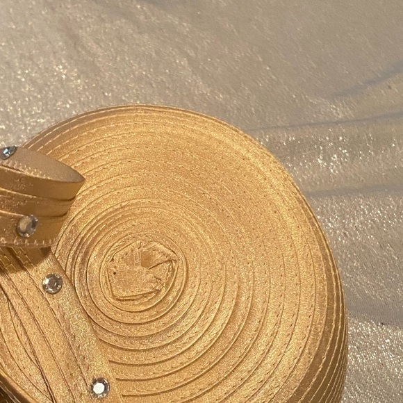 NWT SUSANNA GOLD ADORNED WITH RHINESTONES AND DESIGN ON SIDE - Picture 6 of 10